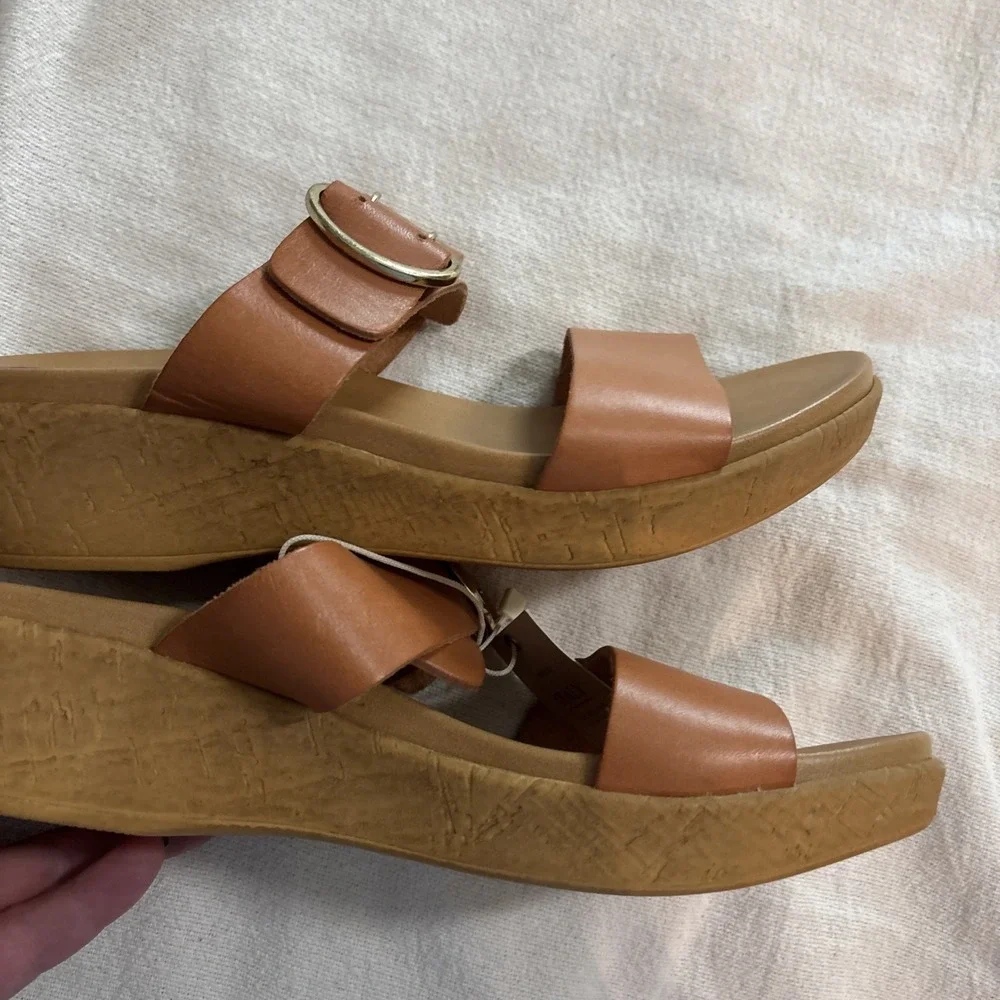 Mariella tan leather